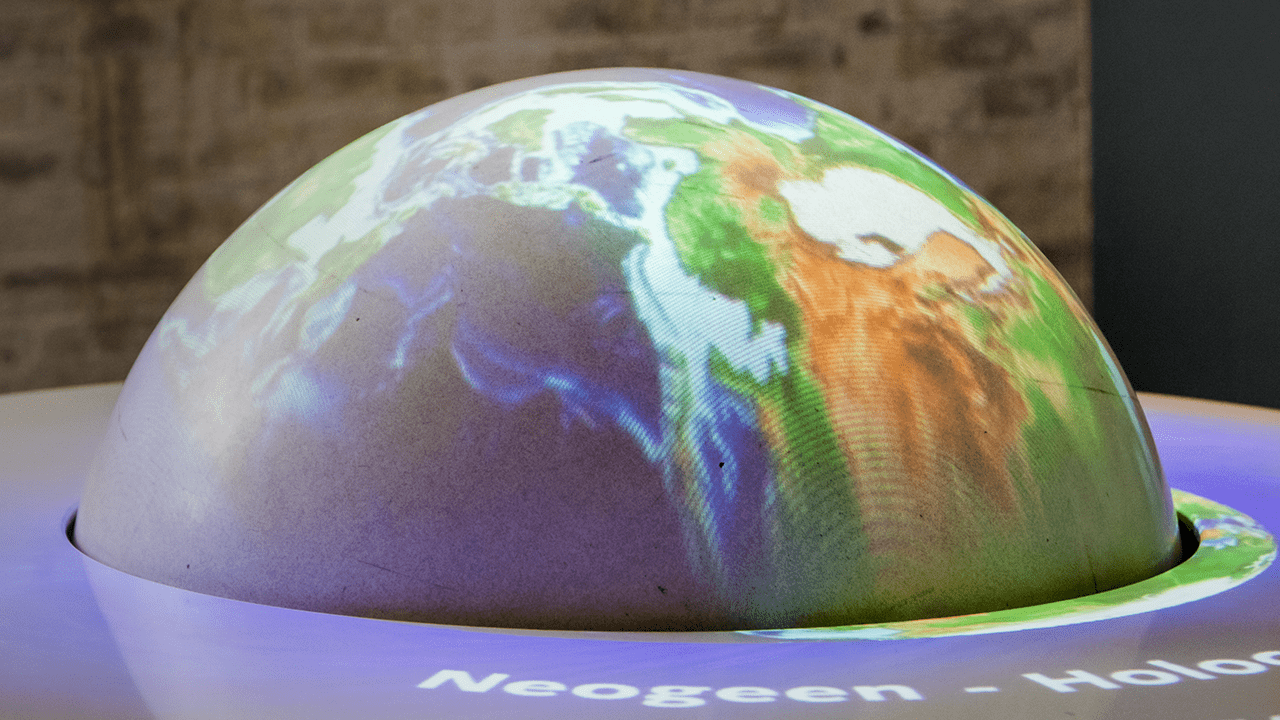 4D globe continentendrift Onderwijs bij GeoFort educatief schoolreisje leren door te beleven