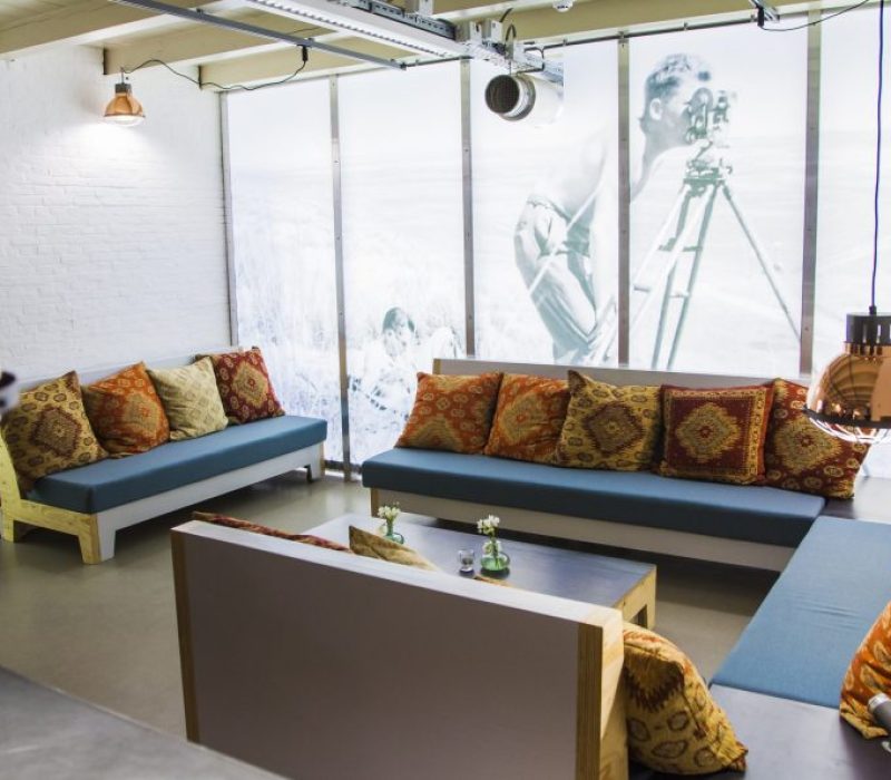 Landmeet-lounge2